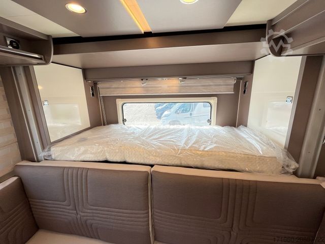 Semi-integrated camper BÜRSTNER Lyseo TD 644 G Automatik