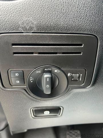 Panelová dodávka MERCEDES-BENZ Vito 114 LANG KLIMA TEMPOMAT SCHRÄNKE/REGALE AHK