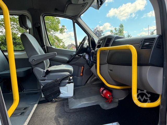 Minibus VOLKSWAGEN Crafter 2.5 Tdi 9 Sitze + Klima + Lift Euro 4