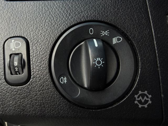 Minibus VOLKSWAGEN Crafter 2.5 Tdi 9 Sitze + Klima + Lift Euro 4