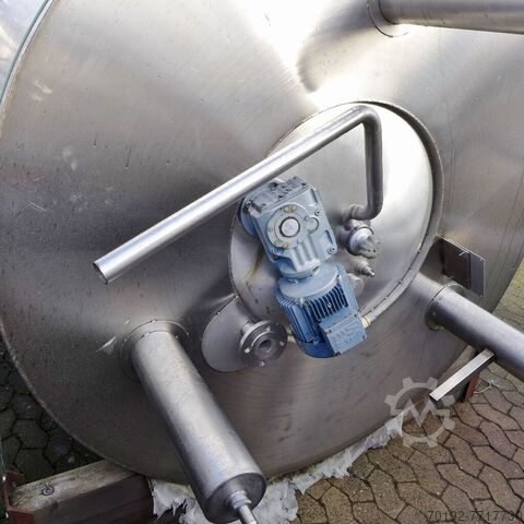 5500 liter verwarmbaar/koelbaar drukvat van V4A met schroefroerwerk  