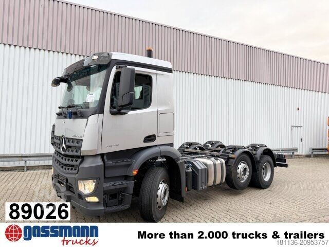 Chasis de camión Mercedes-Benz Arocs 2542/45 L 6x2/4, Vorlauflenk-/liftachse,