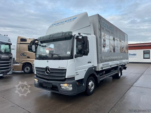 Gardinsidad skåpbil MERCEDES-BENZ ATEGO 818 * MOTORBREMSE * LBW BÄR 1t * KAMERA *
