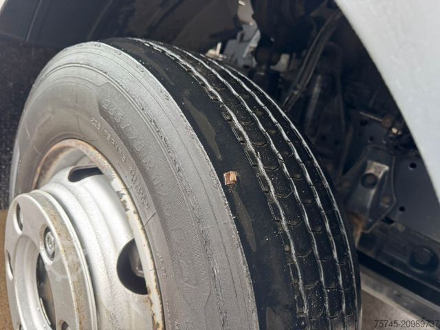 Gardinsidad skåpbil MERCEDES-BENZ ATEGO 818 * MOTORBREMSE * LBW BÄR 1t * KAMERA *