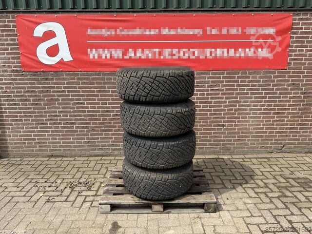 Hjul med däck  4 banden 33x12.50 - Gebruikt