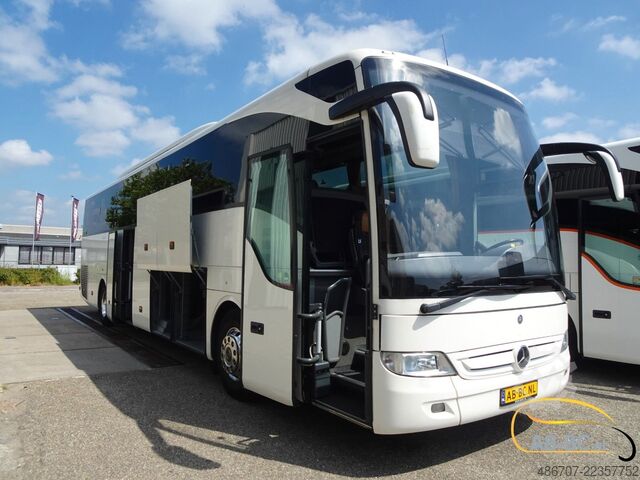 Autobus granturismo MERCEDES-BENZ Tourismo RHD-M/2A 57 Sitze EURO 6