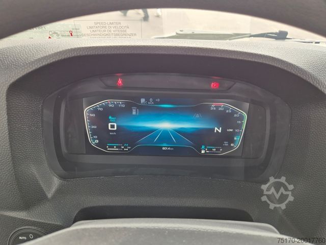 Kamion sa ravnom platformom IVECO Eurocargo ML140E28/P Gerüstbau 3 Sitze AHK Klima