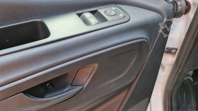 Autobús urbano MERCEDES-BENZ Lagerfahrzeug Bürgerbus Niederflur 9 Sitze