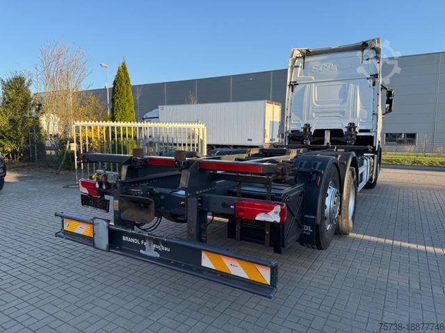 Camión con caja móvil SCANIA R450 BDF/LENKACHSE/2xTank/Retarder/Standklima