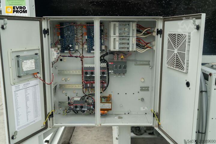 Køler Used Aircooled chiller CARRIER 30RBM 260 0014 PE 261 KW. 2015 yom