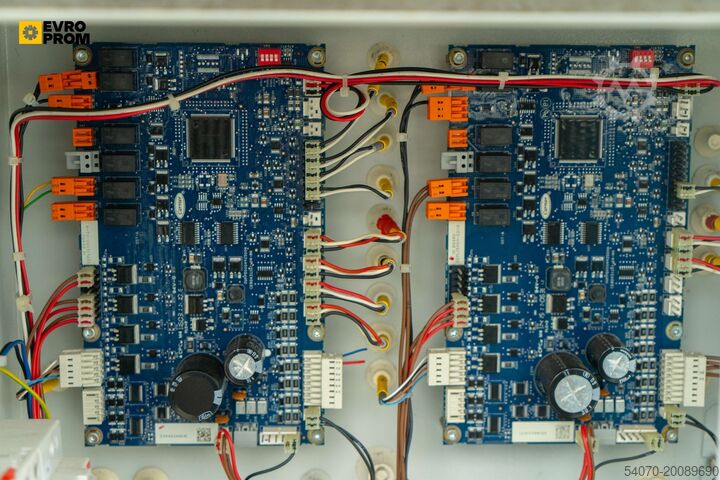 Køler Used Aircooled chiller CARRIER 30RBM 260 0014 PE 261 KW. 2015 yom