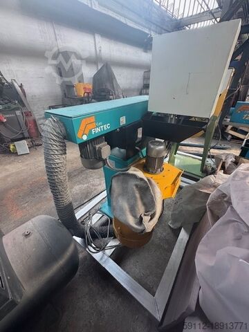 Machine voor het ontbramen van plaatmetaal Fintec 130