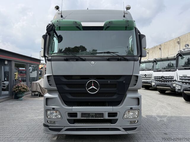 Standard dragbil Mercedes-Benz Actros MP3 1846 LS Megaspace