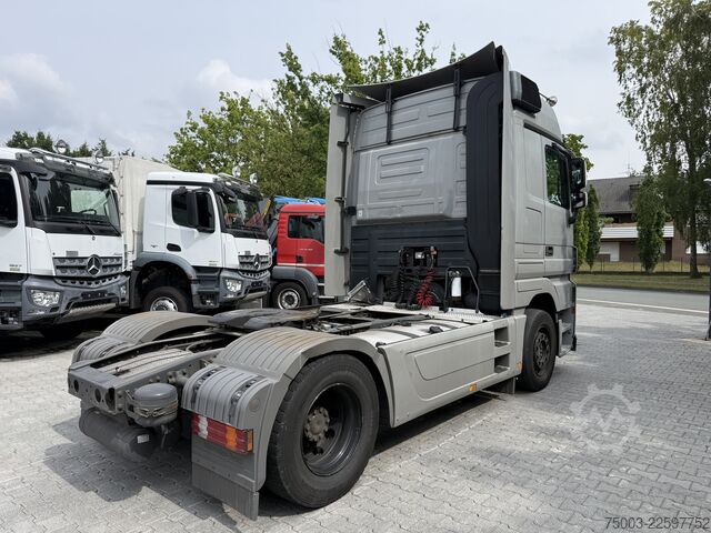 Standard dragbil Mercedes-Benz Actros MP3 1846 LS Megaspace