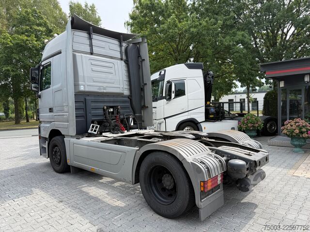 Standard dragbil Mercedes-Benz Actros MP3 1846 LS Megaspace