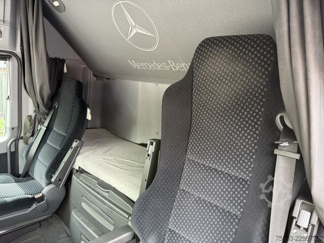 Standard dragbil Mercedes-Benz Actros MP3 1846 LS Megaspace