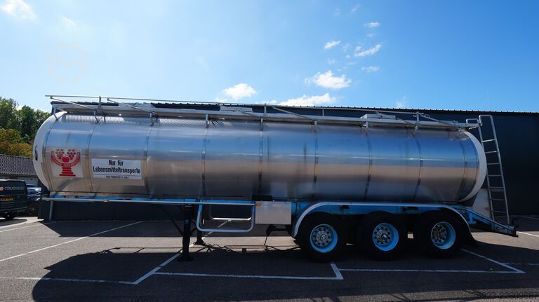 Food tanker Pacton 3 axle food tank trailer 30.000ltr