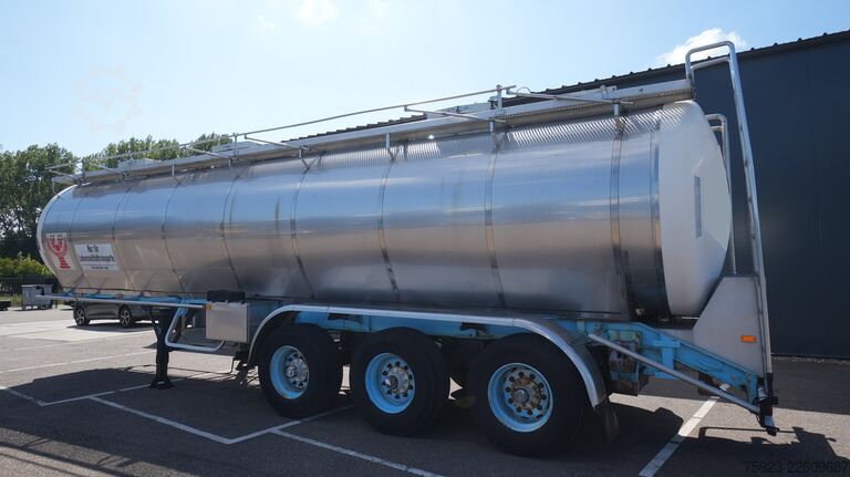Food tanker Pacton 3 axle food tank trailer 30.000ltr
