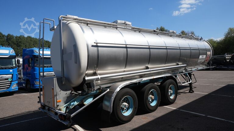 Food tanker Pacton 3 axle food tank trailer 30.000ltr