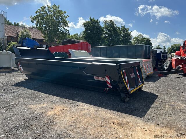 Nutzfahrzeug M3 Containersysteme Abrollcontainer  Halfpipe