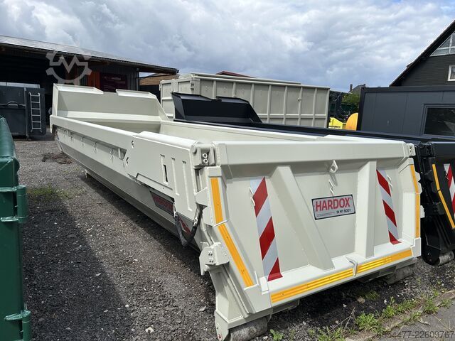 Nutzfahrzeug M3 Containersysteme Abrollcontainer  Halfpipe