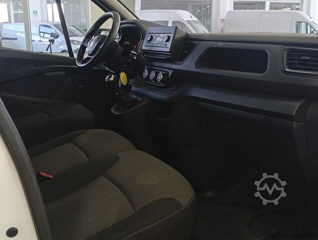Hosszú tengelytávú furgon Renault Trafic L