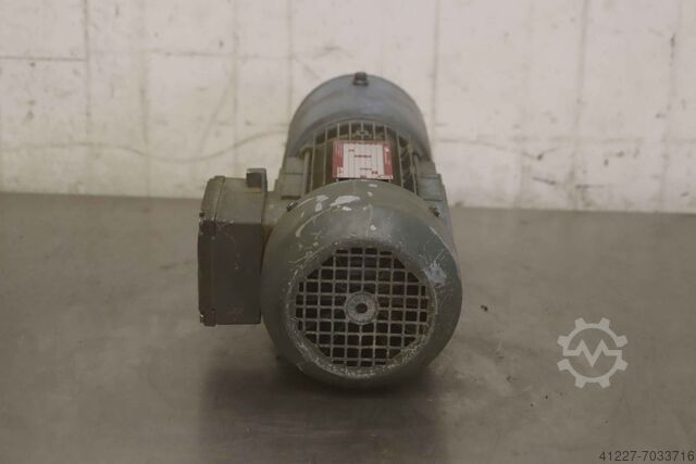 Motorreductor 0,55 kW 112 omw/min SEW Vector R40 DT80K-4