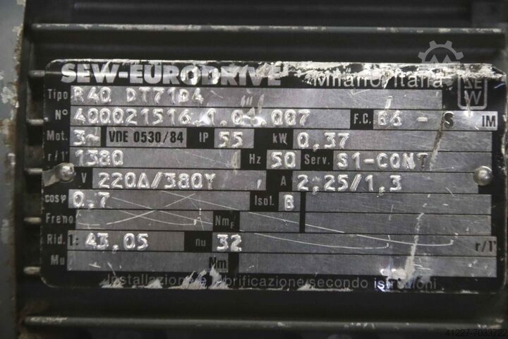 Motoréducteur 0,37 kW 32 tr/min SEW Eurodrive R40 DT71D4