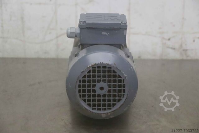 Motoréducteur 0,37 kW 32 tr/min SEW Eurodrive R40 DT71D4