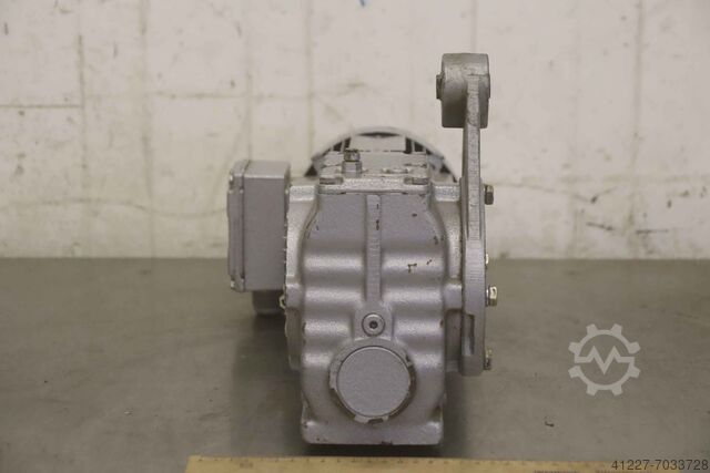 Getriebemotor 0,55 kW 36 U/min SEW Vector SA47T DT80K-4