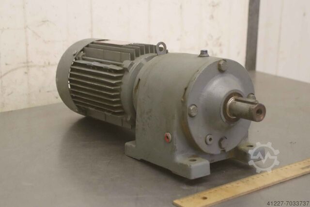 Motorreductor 0,55 kW 110 omw/min SEW Vector R40 DT80K-4