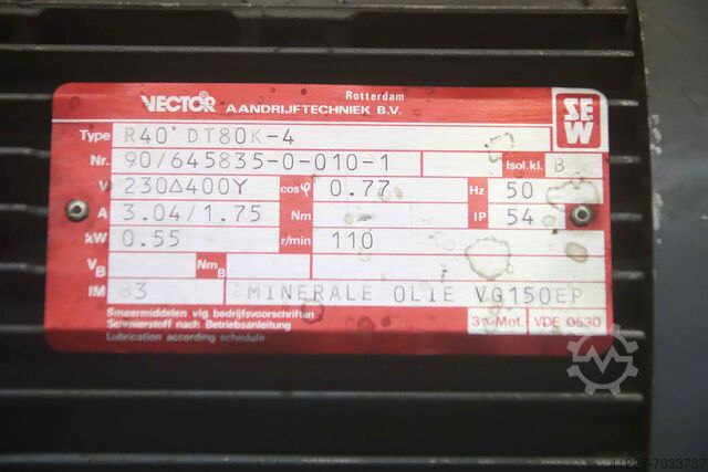 Motorreductor 0,55 kW 110 omw/min SEW Vector R40 DT80K-4