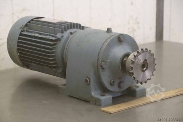 Motorreductor 0,55 kW 224 omw/min SEW Vector R40 DT80K-4