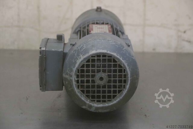 Motorreductor 0,55 kW 224 omw/min SEW Vector R40 DT80K-4