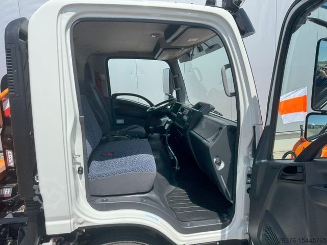 Autoutilitară basculantă ISUZU NPR Aut.5.2 Ltr. Abrollkipp. + Winterdienstausr.