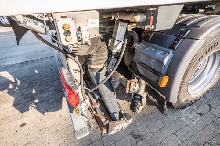 Kamionska čistilica SCANIA P280 - SCHORLINGER OPTIFANT 70