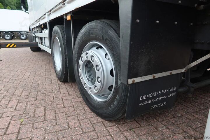 Darus teherautó Mercedes-Benz ANTOS 2830 Kraanwagen open Laadbak Fassi F295 +...