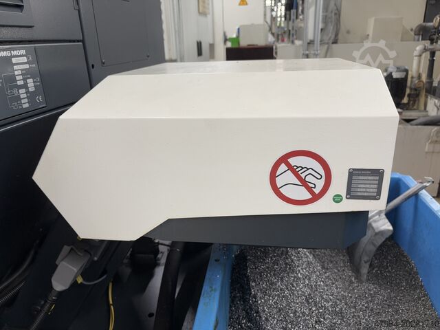 Vertikales Bearbeitungszentrum DMG MORI DMP 35