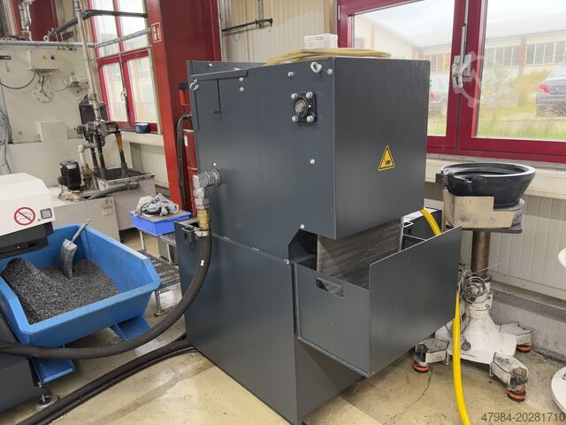Vertikales Bearbeitungszentrum DMG MORI DMP 35