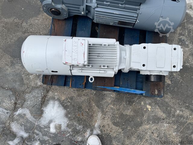Elektromotor SEW-EURODRIVE KH67 DV132S4 5.5kW