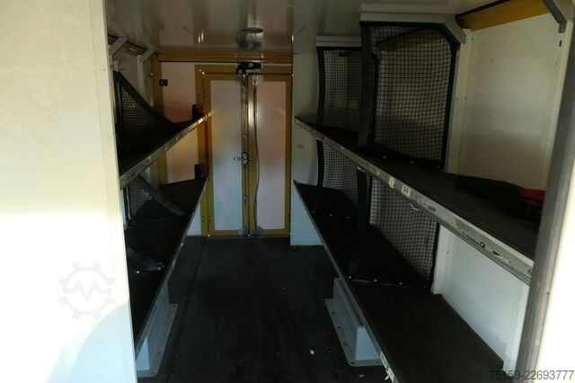 Vrachtwagen met bakwagen iveco Daily 35 S11 C30C AUTOMATIK KAMERA Regale LUFT DURCHGANG EURO-5 CoC