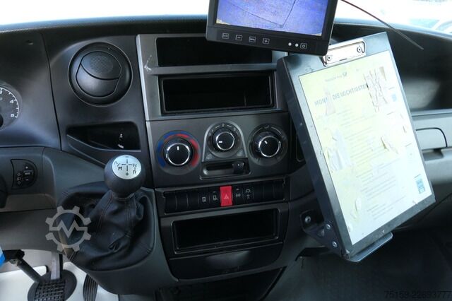 Vrachtwagen met bakwagen iveco Daily 35 S11 C30C AUTOMATIK KAMERA Regale LUFT DURCHGANG EURO-5 CoC