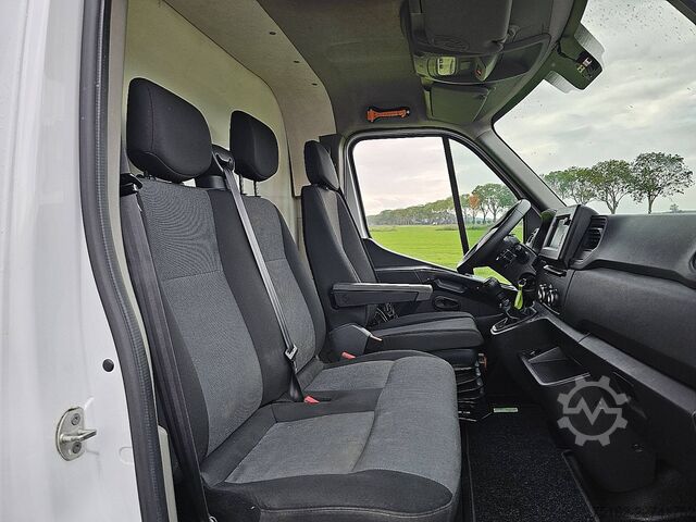 Bakwagen RENAULT MASTER T35 ac camera EURO6