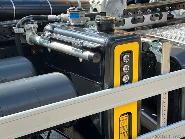 Haakarm vrachtwagen MERCEDES-BENZ Arocs 2646 mit HYVA 2047-S Abrollkipper *NEU*