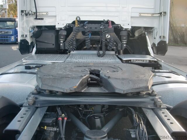 Standard nyerges vontató DAF XG+ 530 FT Intarder 2x Tank Relax