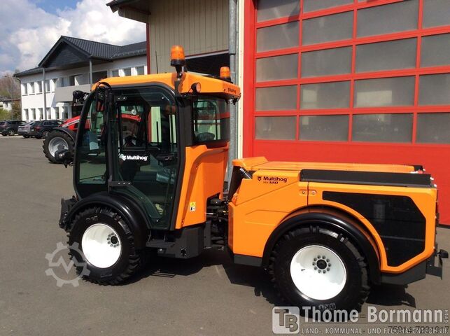 Gemeentelijke tractor Multihog MX120
