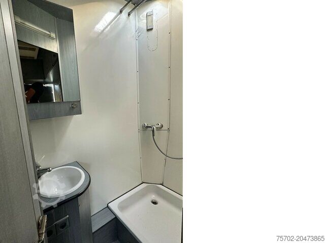 Boskapsbil MAN 10224 Ketterer 4-5 Pferde Wohnung