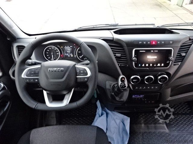 Hög tak skåpbil IVECO Daily Kasten 55S 18HA8 V WX 4x4