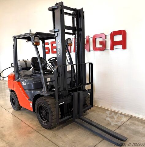 Targonca Toyota 11156 - 02-8FGF30