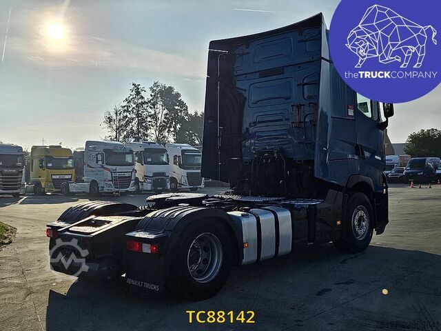  Renault T 520